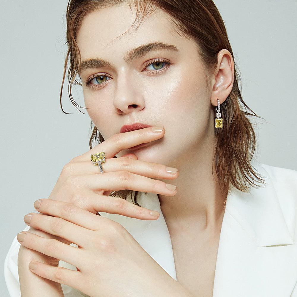 أقراط سلسلة الألماسيات مع قطعة مجوهره صفراءEarringsمجوهرات ميون