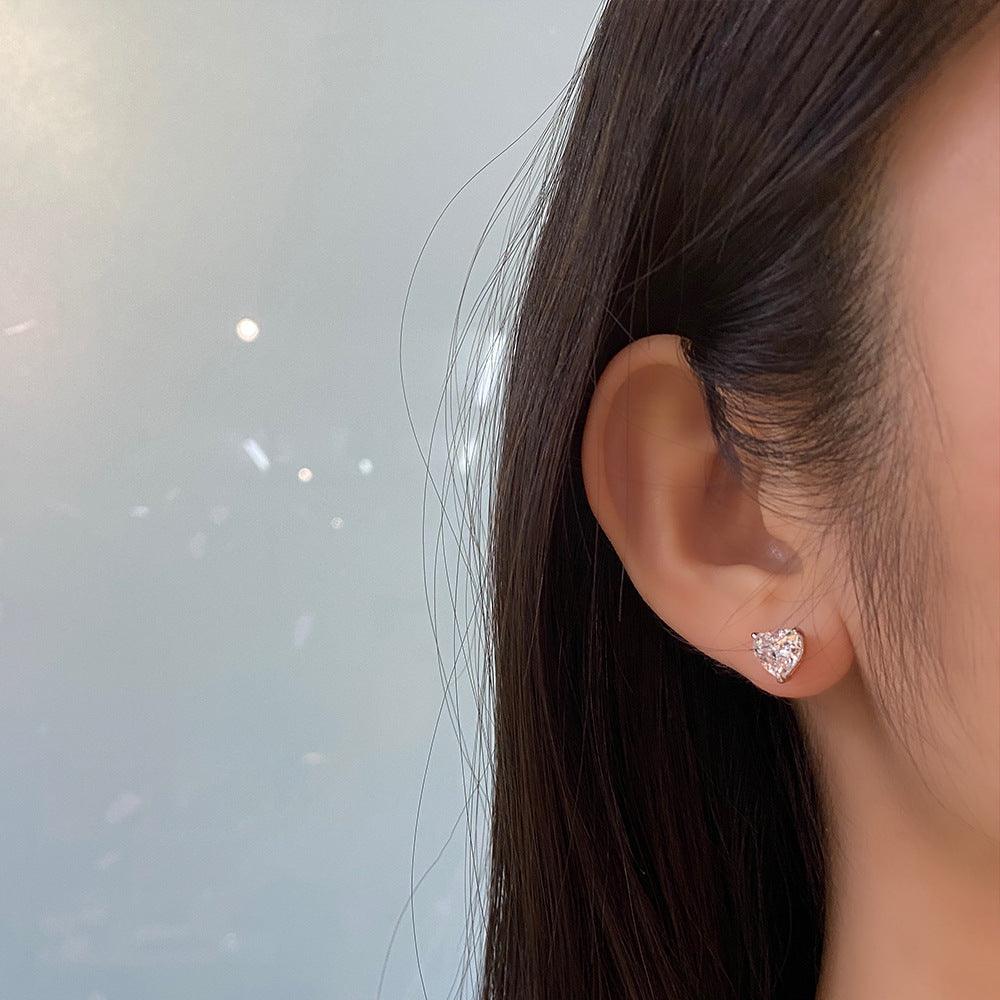 أقراط ماسة القلبEarringsمجوهرات ميون
