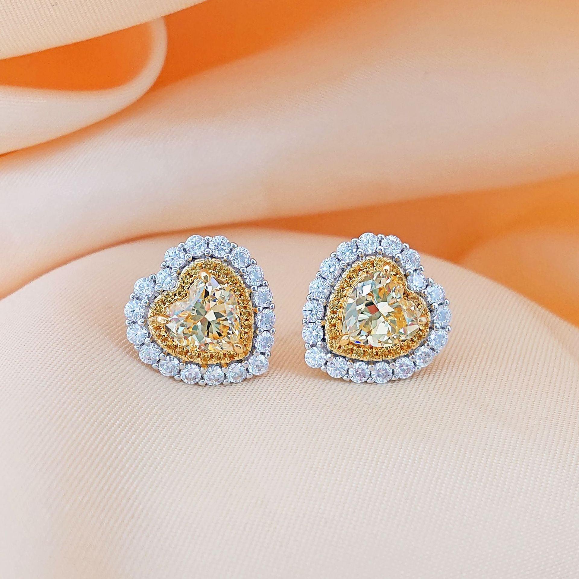 أقراط الماس الأصفر على شكل قلبEarringsمجوهرات ميون