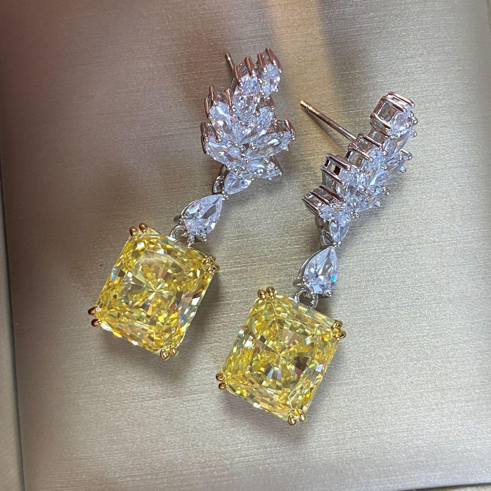 أقراط ماسية ريشة الزهرةEarringsمجوهرات ميون
