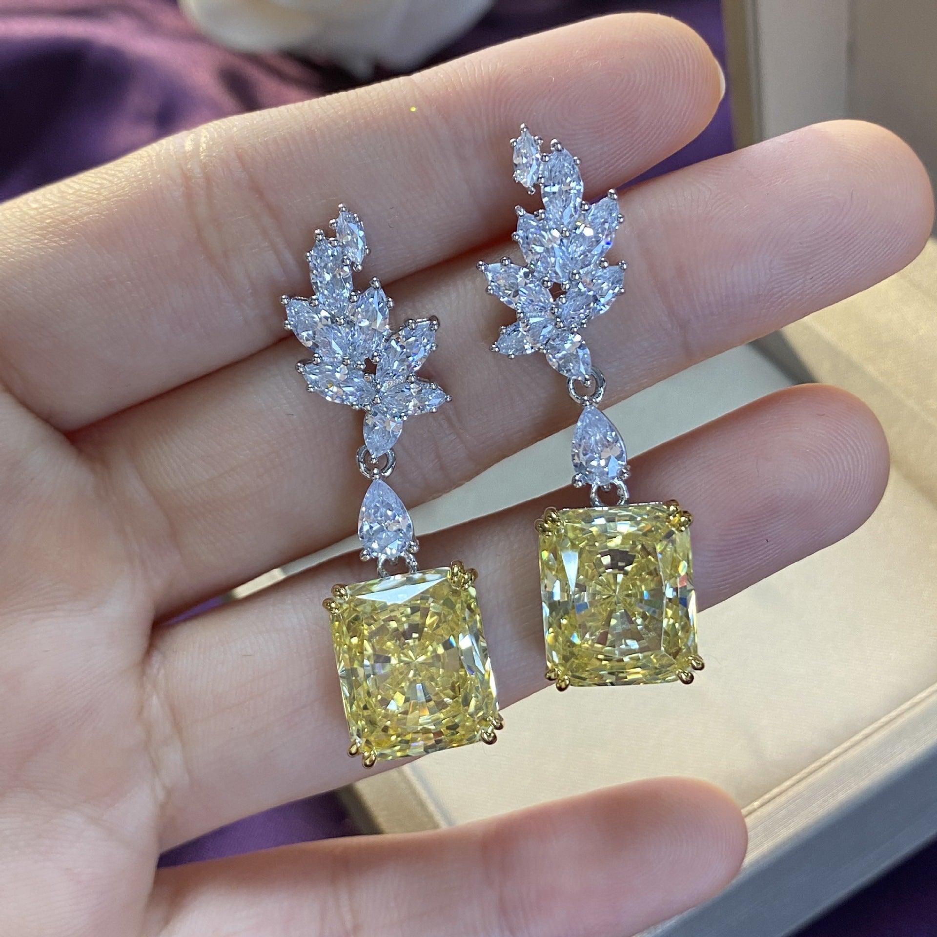 أقراط ماسية ريشة الزهرةEarringsمجوهرات ميون