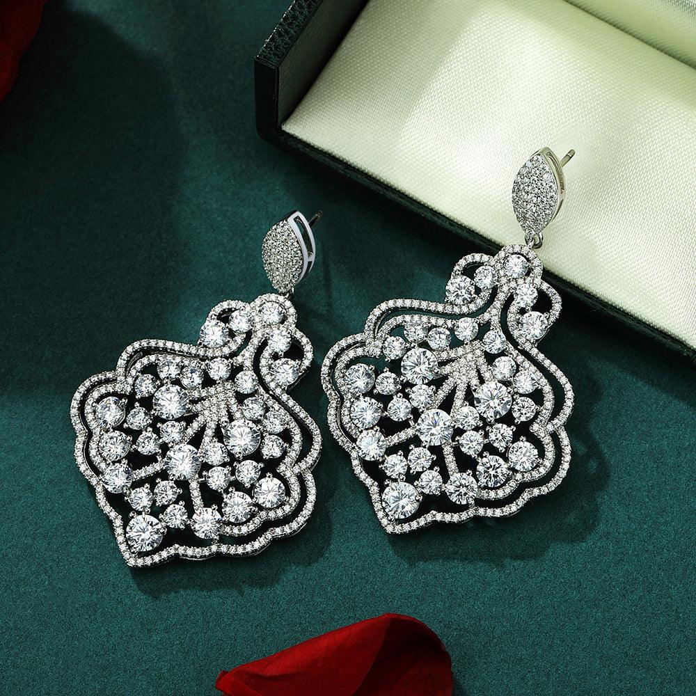 قرط ماسي فاخر بشكل شجرة الماساتEarringsمجوهرات ميون