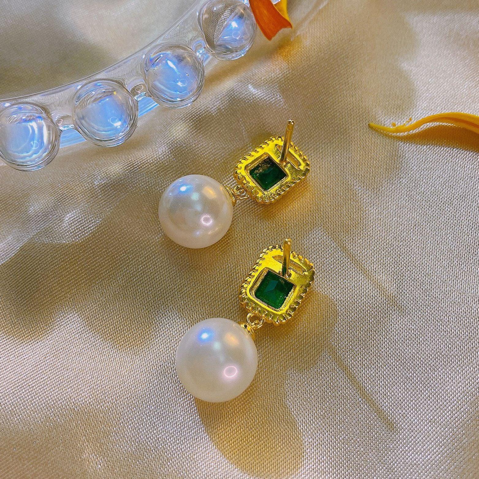 أقراط لؤلؤ الزمردEarringsمجوهرات ميون