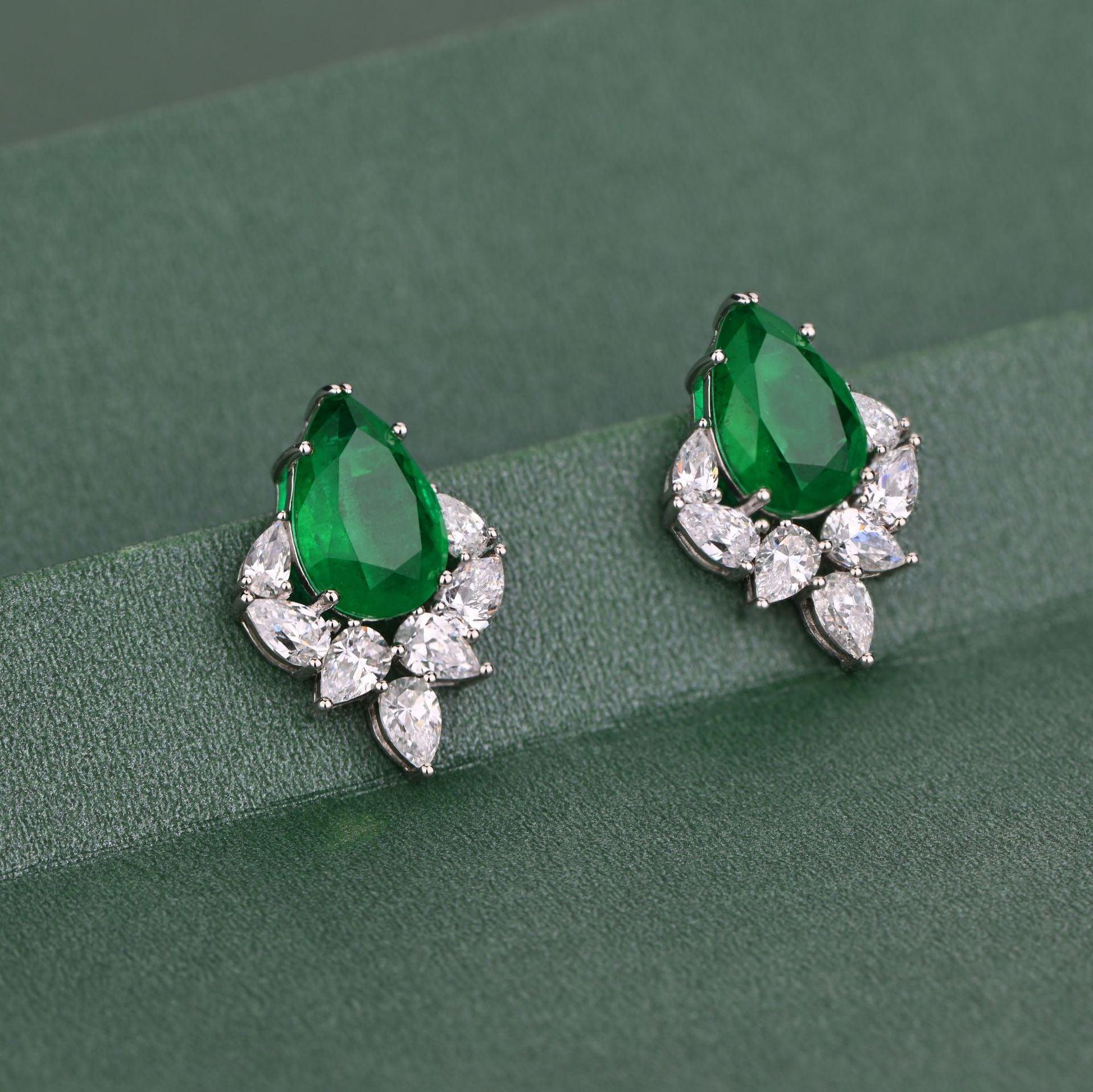 قرط الزمردEarringsمجوهرات ميون