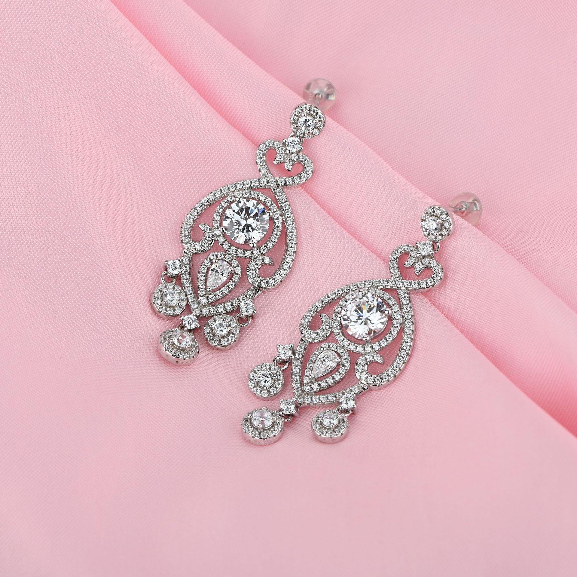 قرط ماسي ريترو فاخر مزخرفEarringsمجوهرات ميون