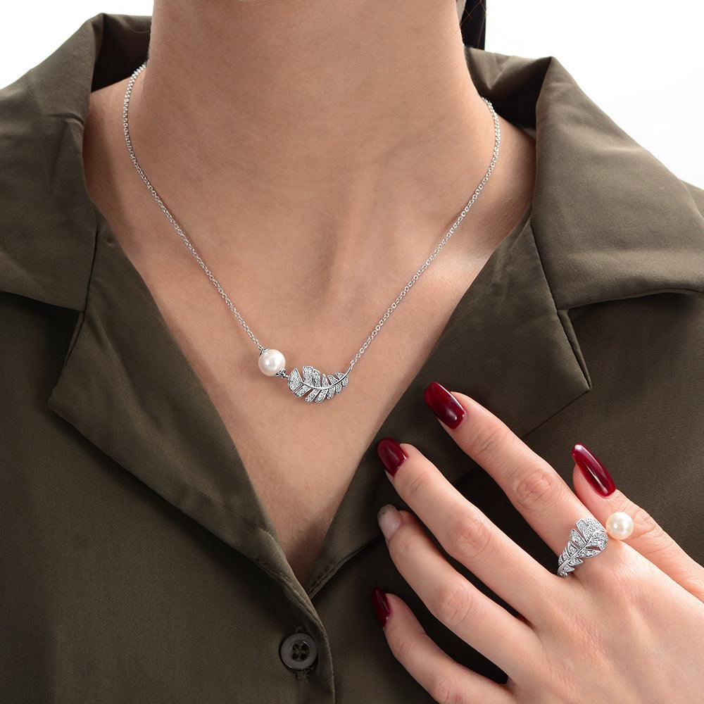قلادة ريشة اللؤلؤNecklacesمجوهرات ميون