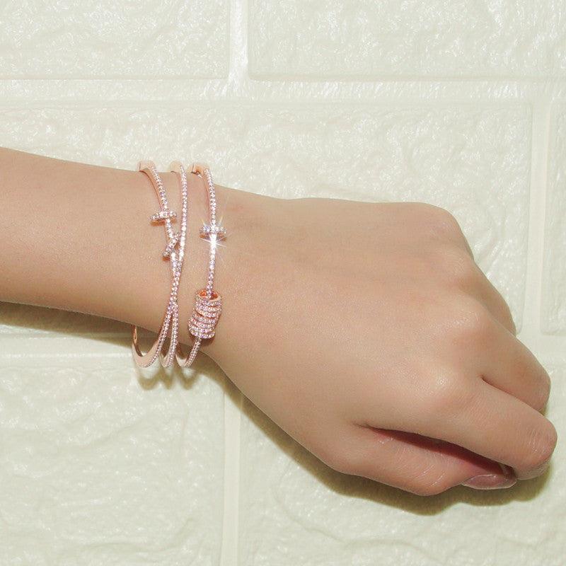سوار نسائي متعدد الطبقات مرصع بالألماسBraceletsمجوهرات ميون