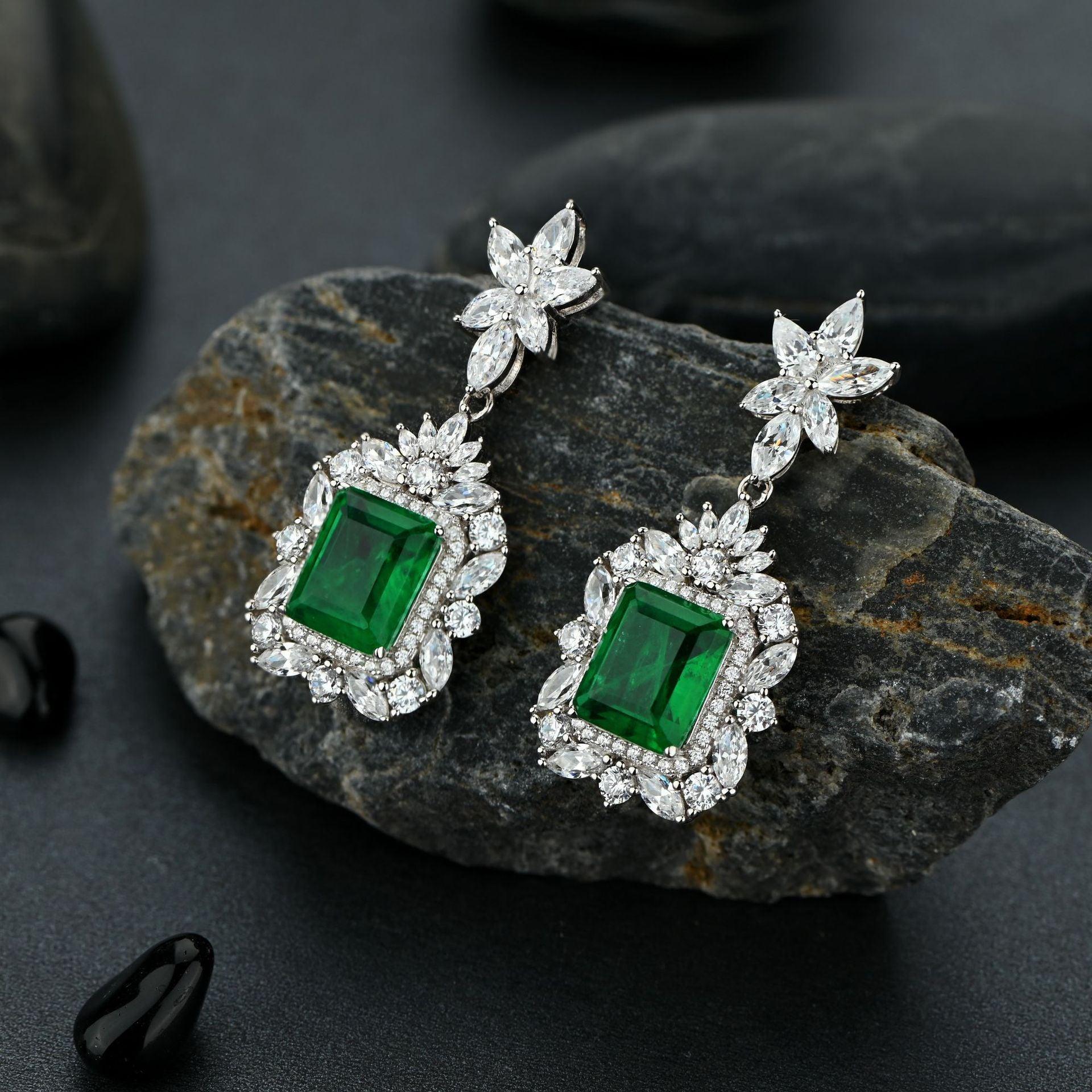 أقراط الماس الزمردEarringsمجوهرات ميون