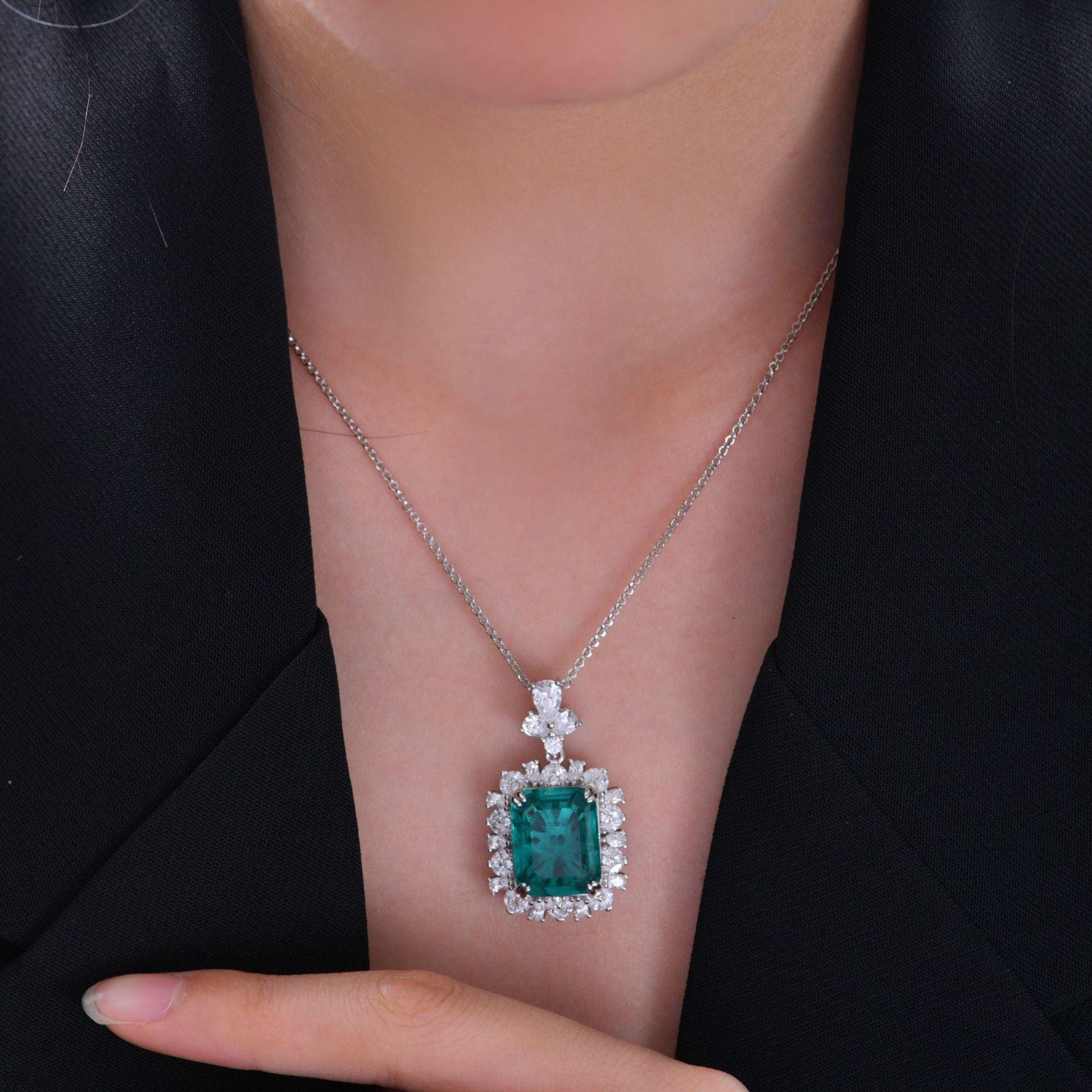 قلادة الزمردNecklacesمجوهرات ميون