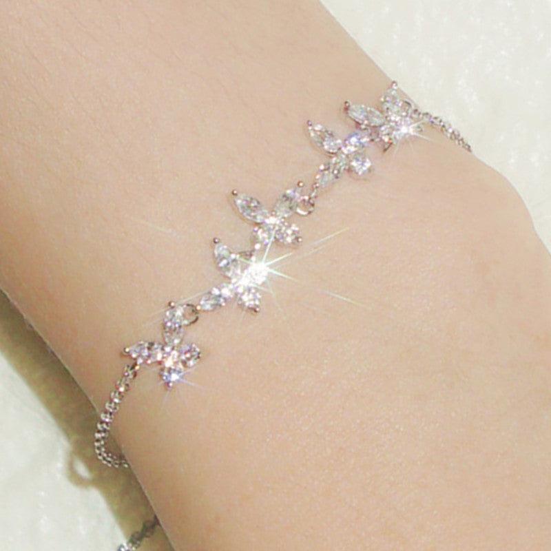 سوار فراشة  نسائي مرصع بالكريستال الماسيBraceletsمجوهرات ميون