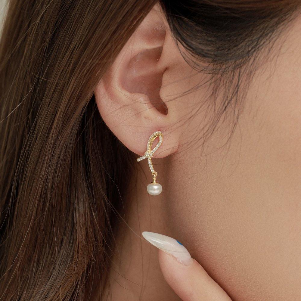 أقراط عقدة اللؤلؤEarringsمجوهرات ميون