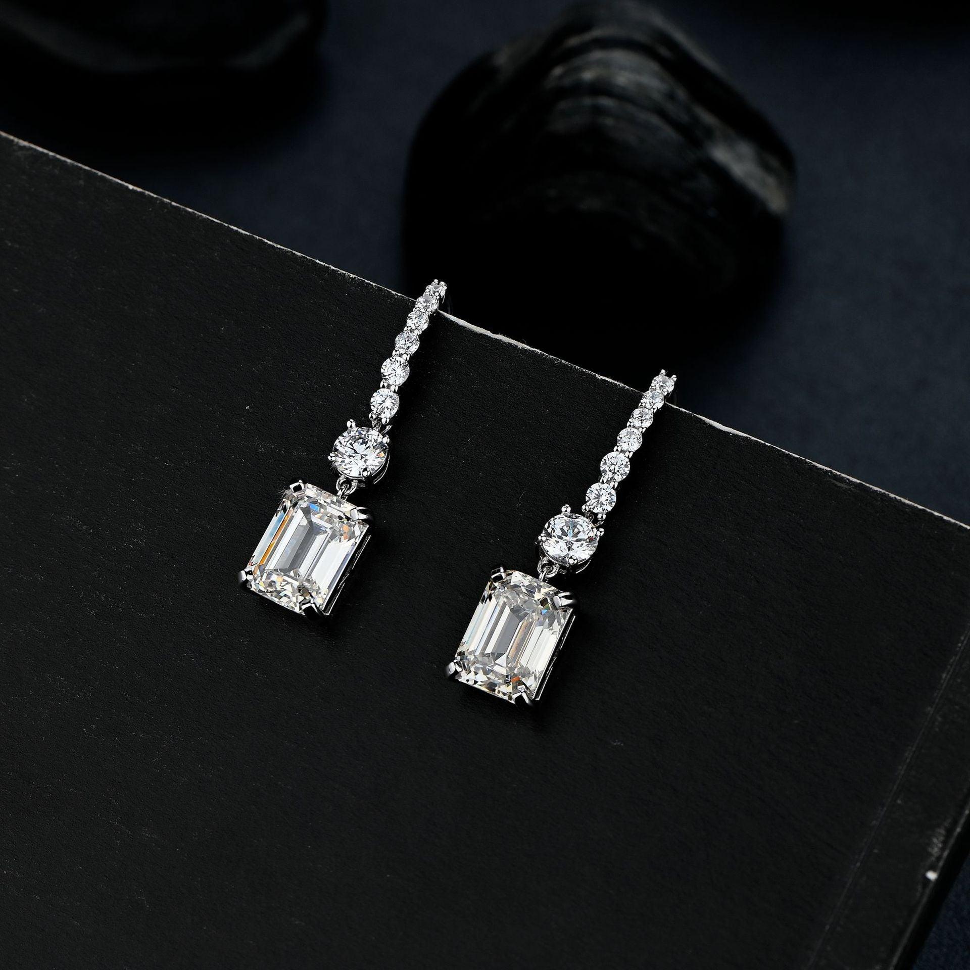 قرط طويل مرصع بالماسEarringsمجوهرات ميون