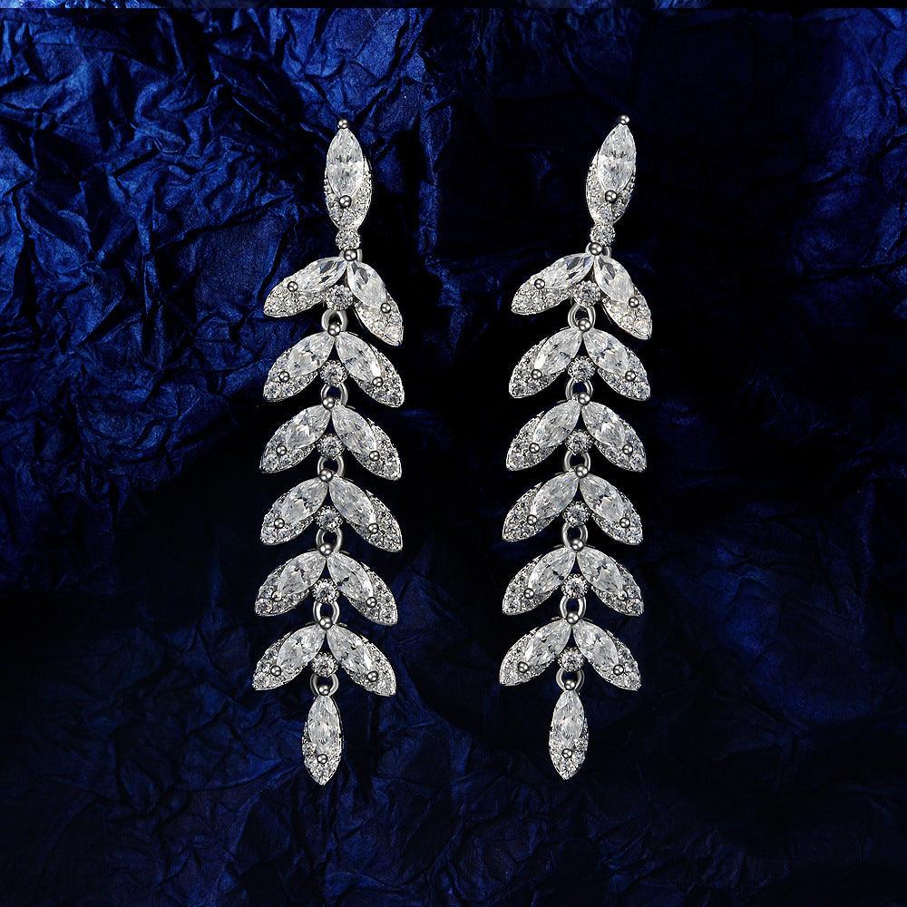 قرط ورق الشجر الماسيEarringsمجوهرات ميون