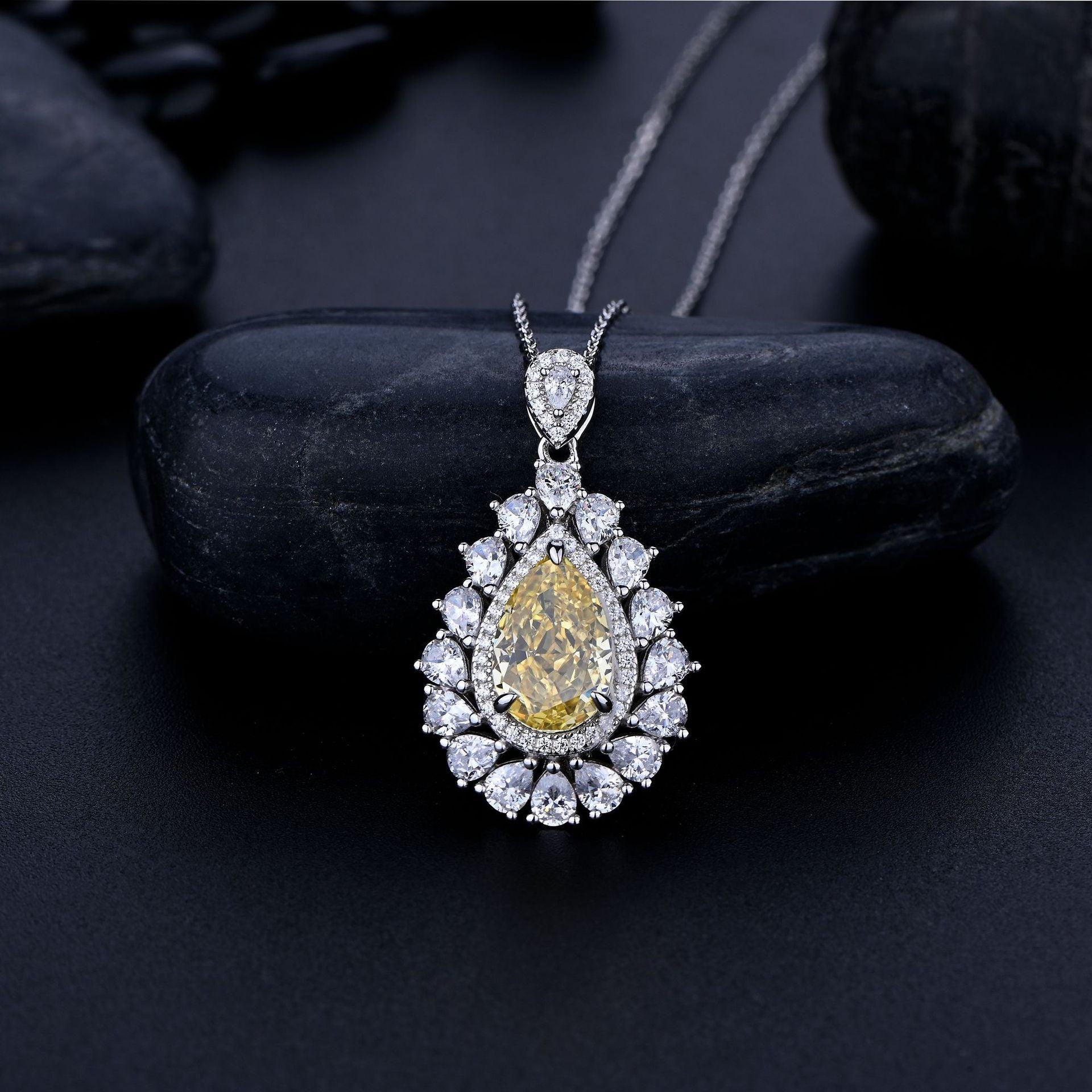 قلادة الدمعة الماسيةNecklacesمجوهرات ميون