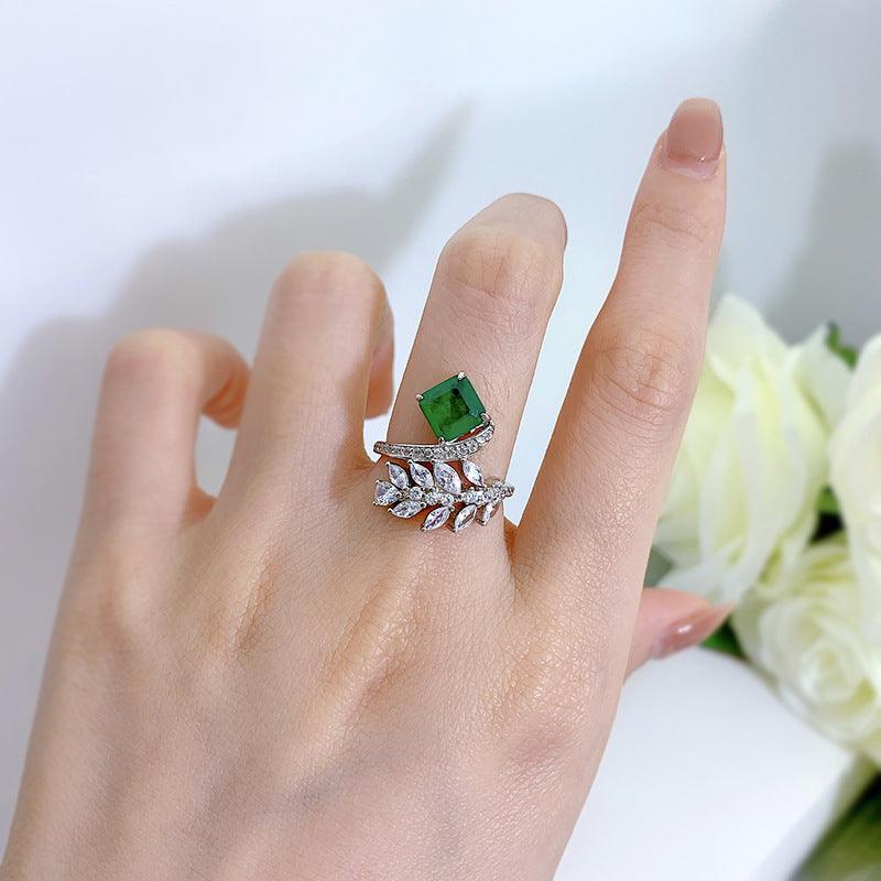 خاتم فضة مع الزمرد 7 * 7 تصميم أنيقRingsمجوهرات ميون