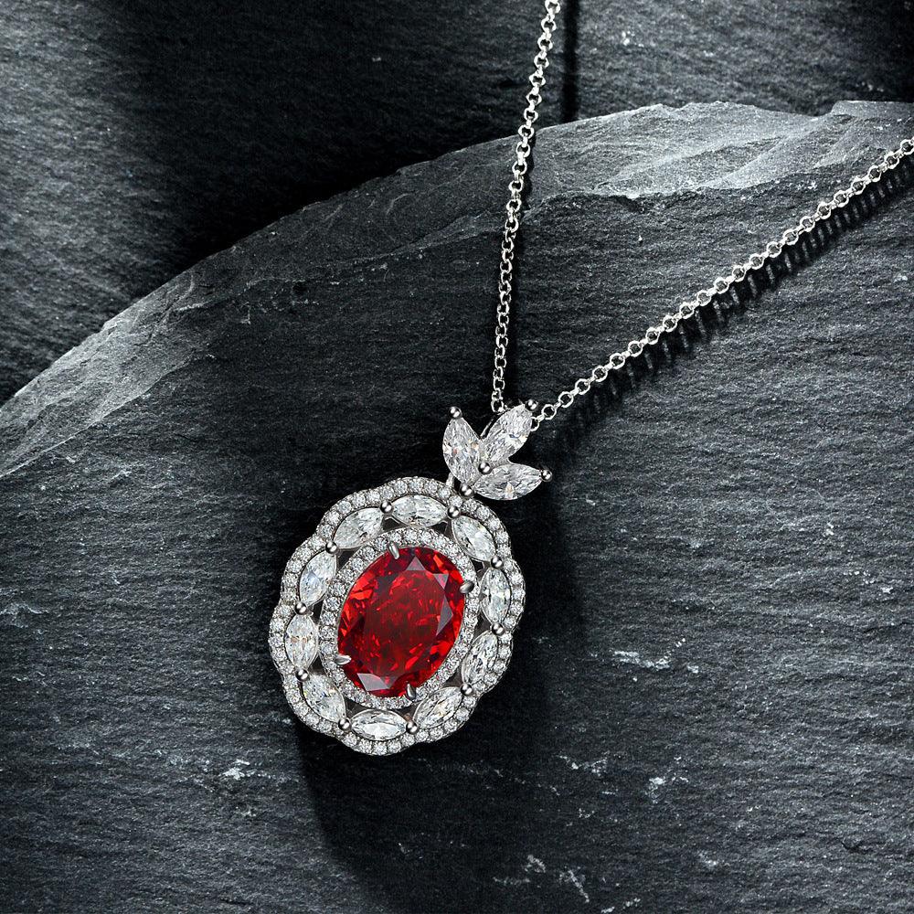 سلسال زهرة الجليد الياقوتيNecklacesمجوهرات ميون