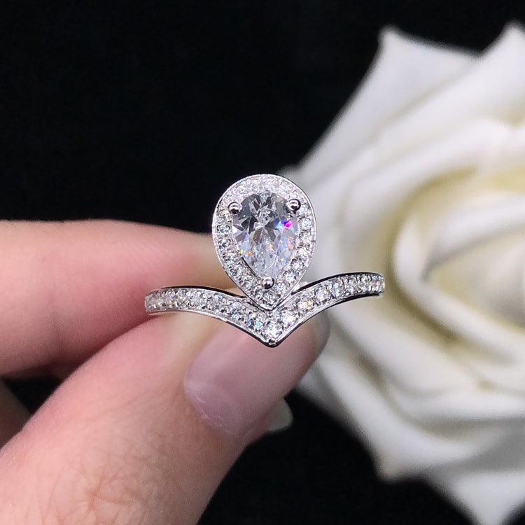 خاتم المويسانتي من الفضة عيار 925 مطلية بالذهب أبيض 18 قيراط على شكل قطرةRingsمجوهرات ميون