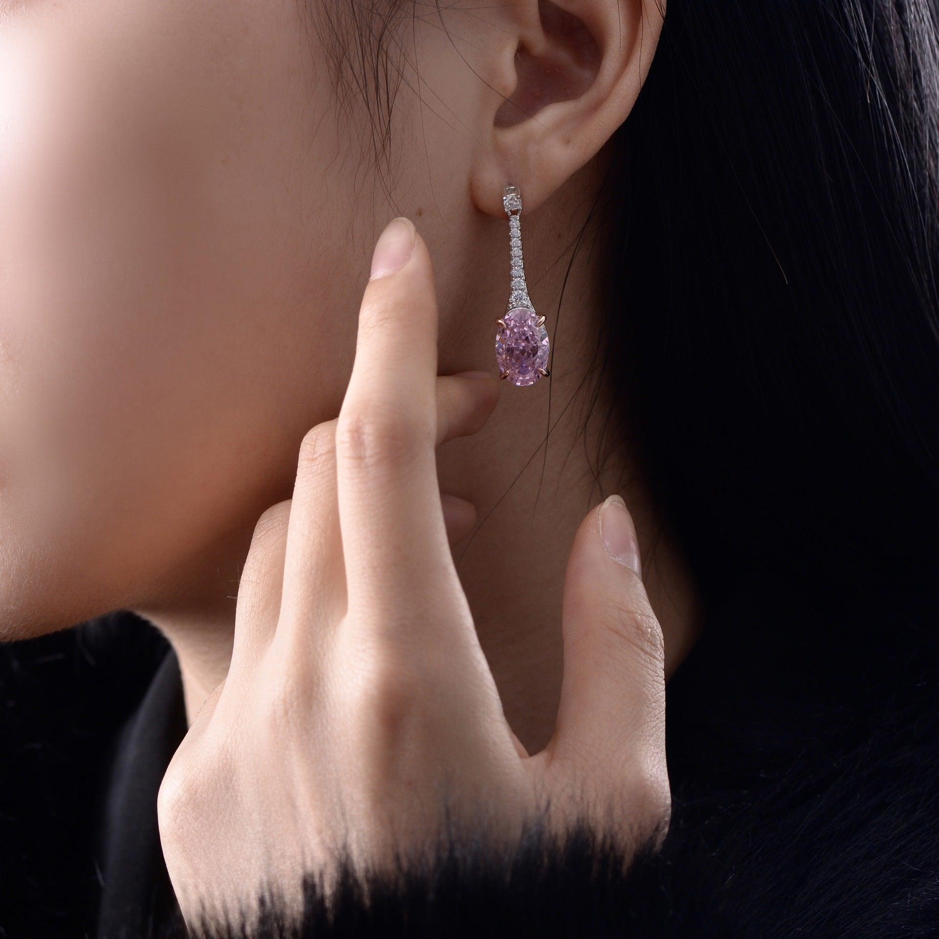 أقراط مرصعة بالألماس على شكل زهرة الثلجEarringsمجوهرات ميون