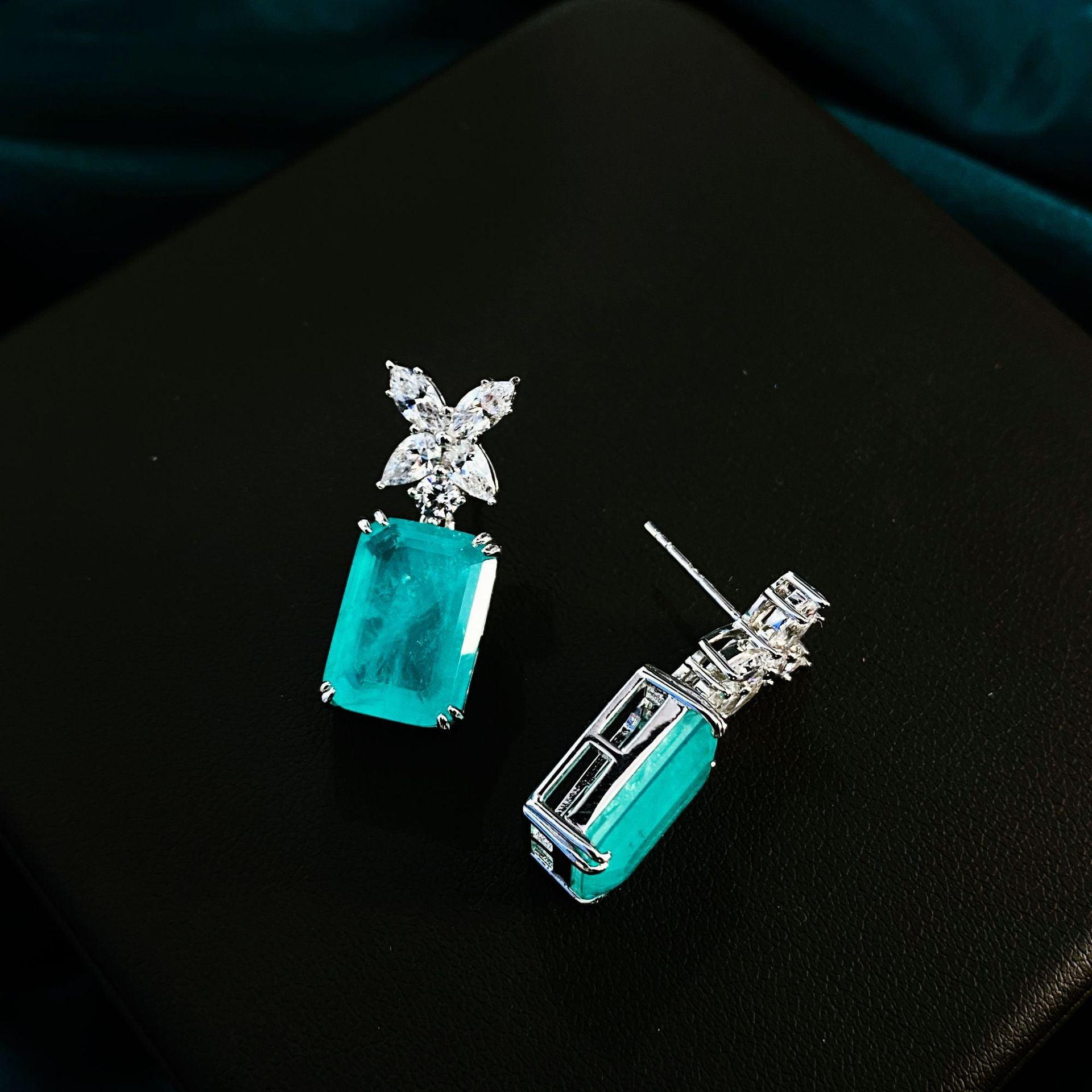 أقراط ماسية باللون البحر الأزرقEarringsمجوهرات ميون
