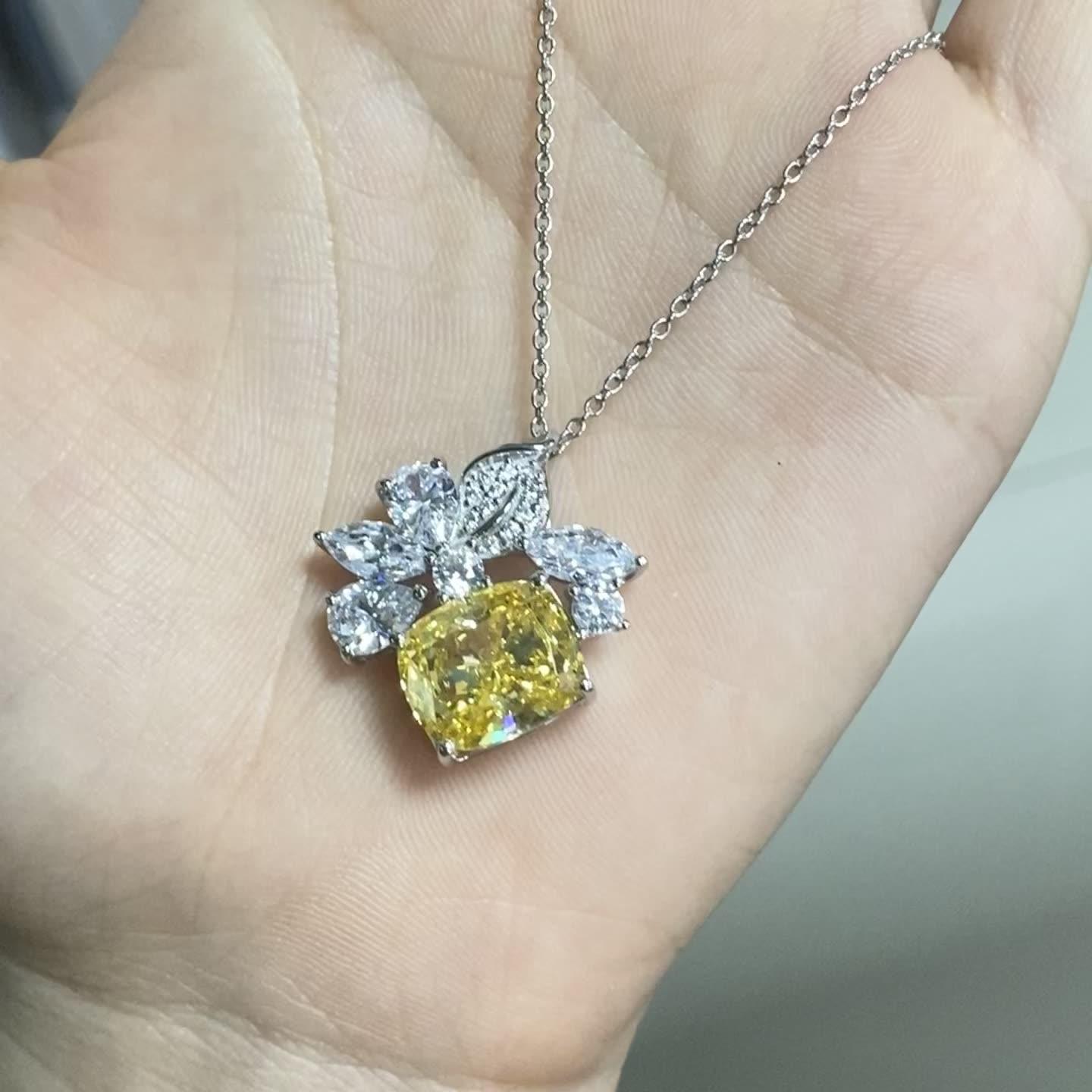 قلادة بالألماس الأصفرNecklacesمجوهرات ميون