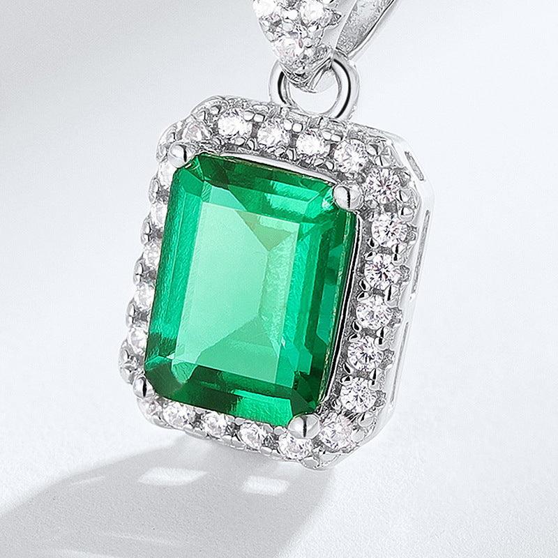 قلادة ريترو فضية فاخرة صغيرة مزروعة الزمردNecklacesمجوهرات ميون