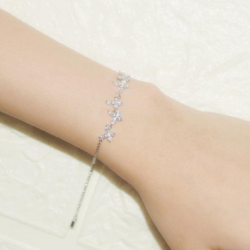 سوار فراشة  نسائي مرصع بالكريستال الماسيBraceletsمجوهرات ميون