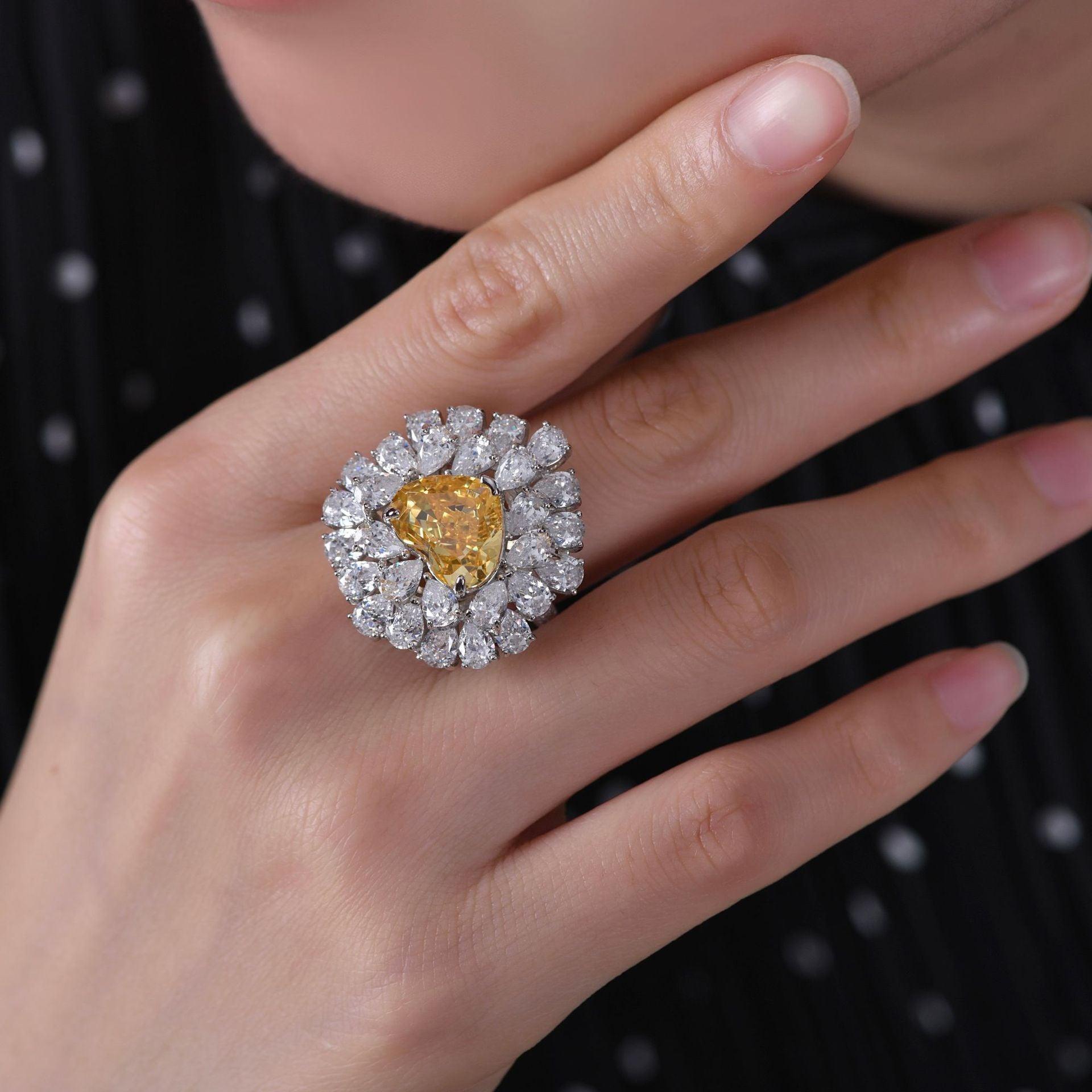 قرط ماسي كبير بشكل قلبRingsمجوهرات ميون