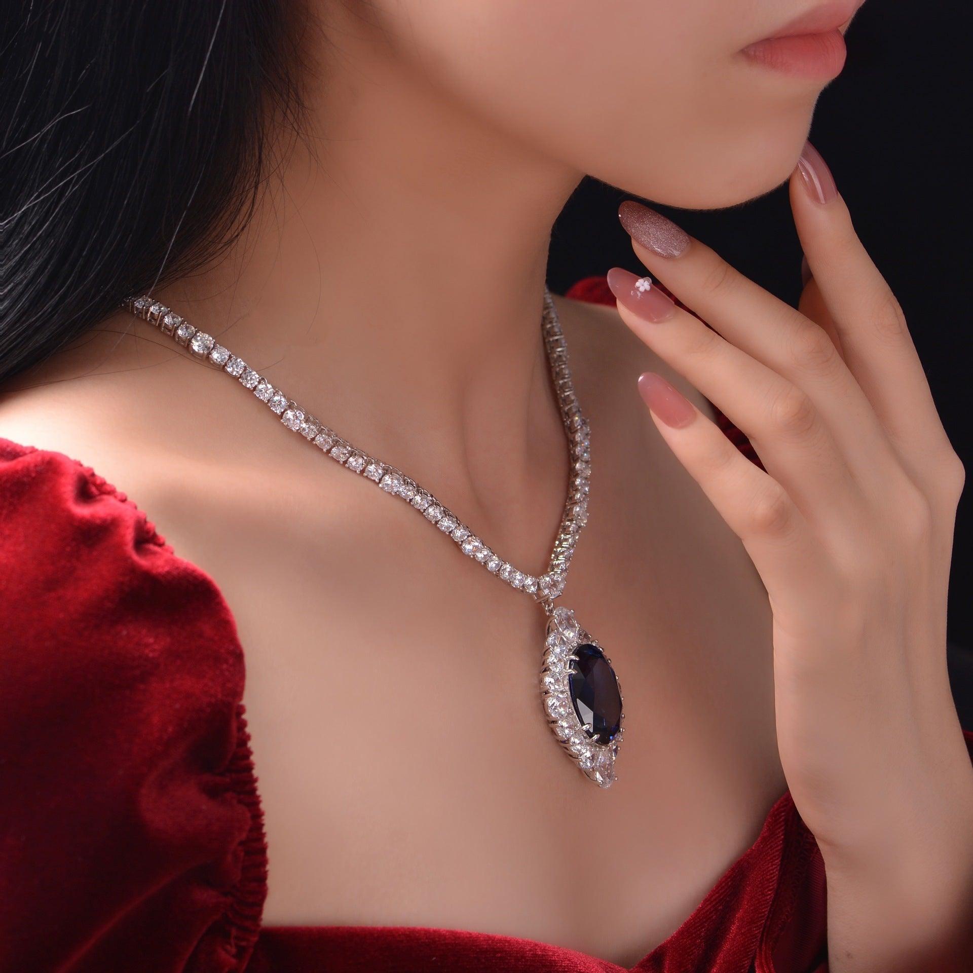 سلسال بيضوي ياقوتيNecklacesمجوهرات ميون