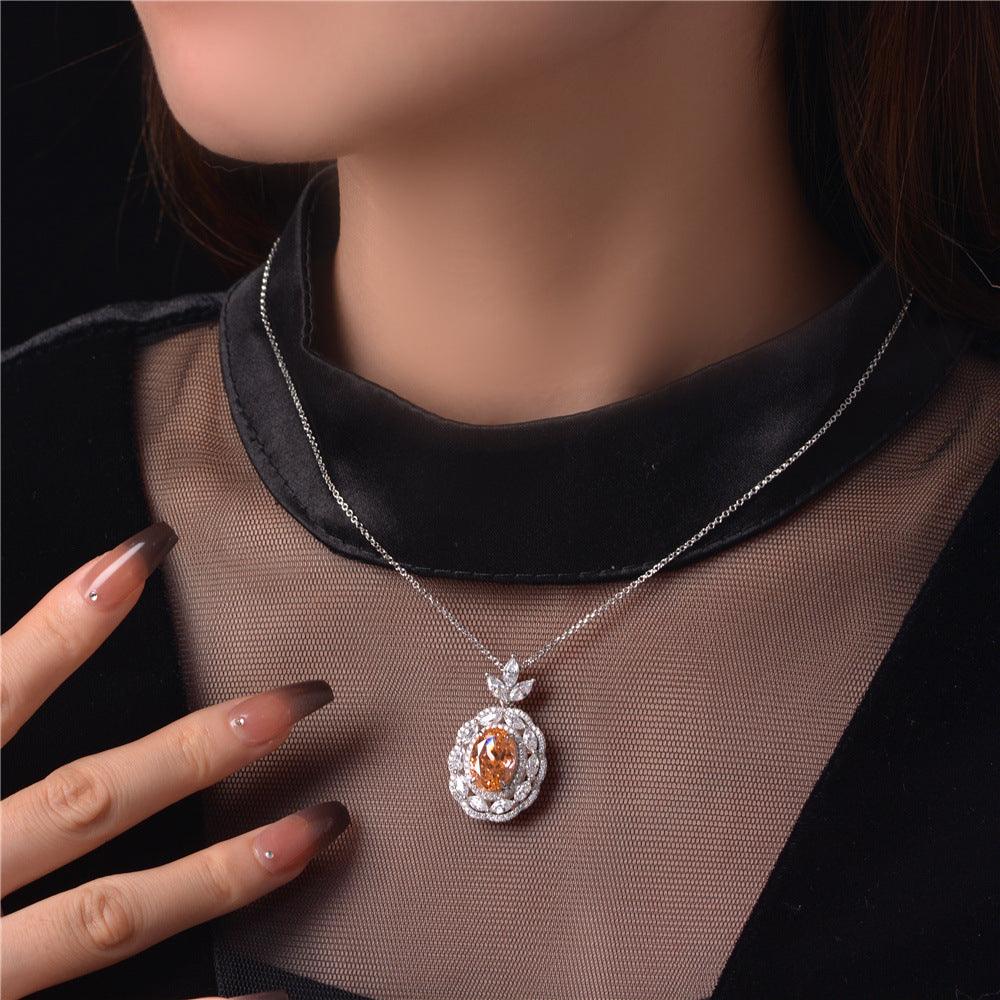 سلسال زهرة الجليد الياقوتيNecklacesمجوهرات ميون