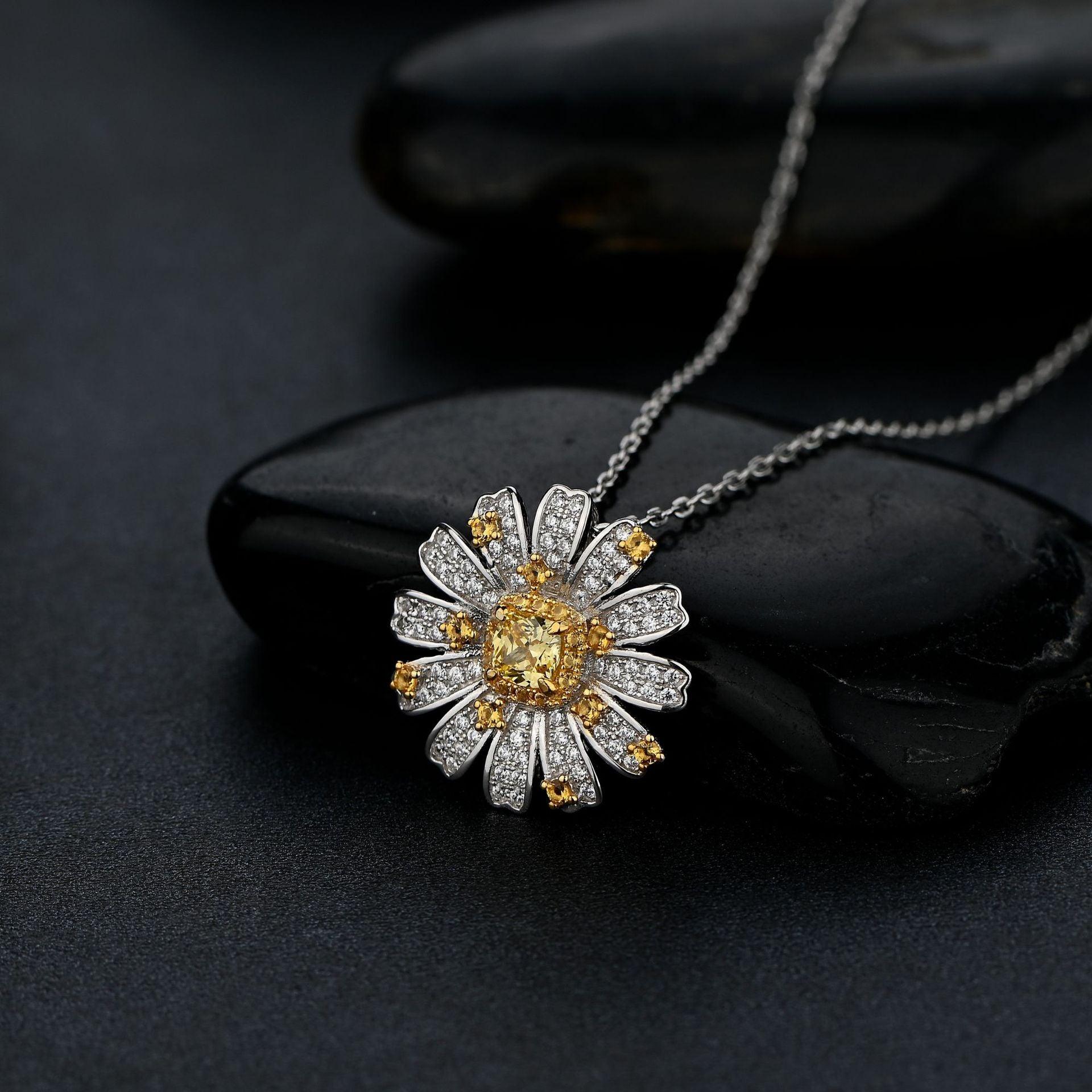 قلادة الزهره الصفراءNecklacesمجوهرات ميون