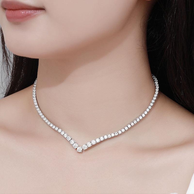 عقد تنس من الماس مويسانيتي على شكل حرف V  تصميم جديدNecklacesمجوهرات ميون