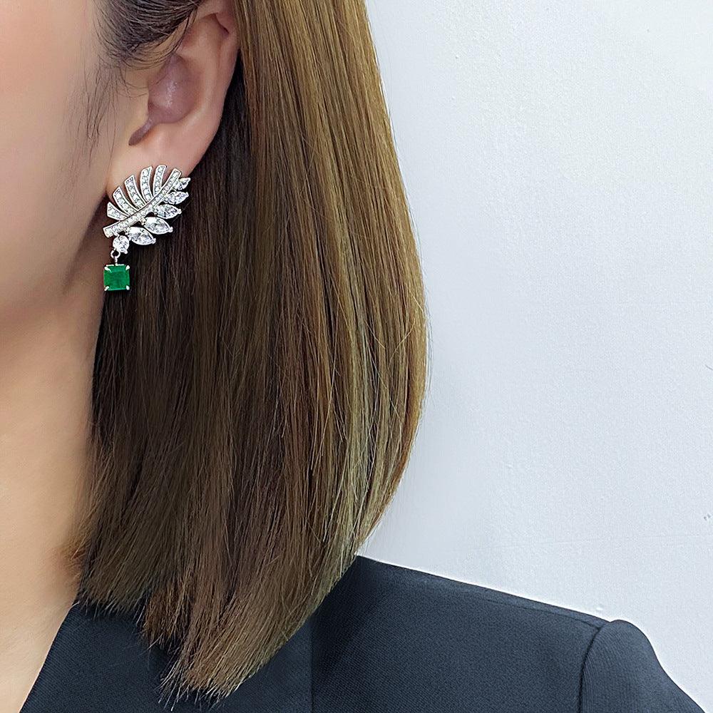 أقراط الفضة الاسترليني مطعمة بالزمردEarringsمجوهرات ميون