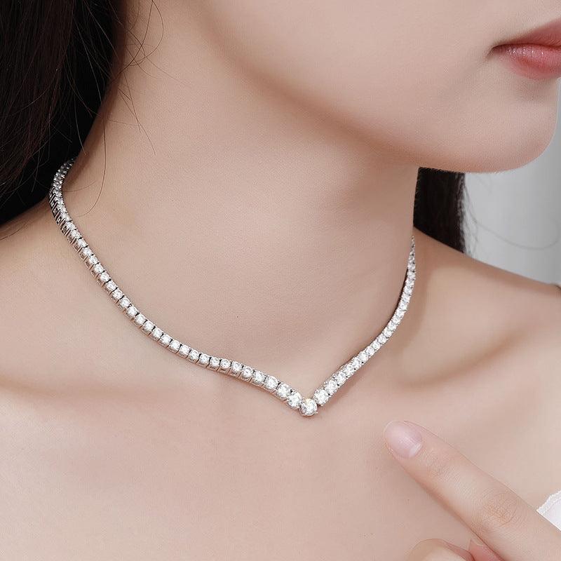 عقد تنس من الماس مويسانيتي على شكل حرف V  تصميم جديدNecklacesمجوهرات ميون