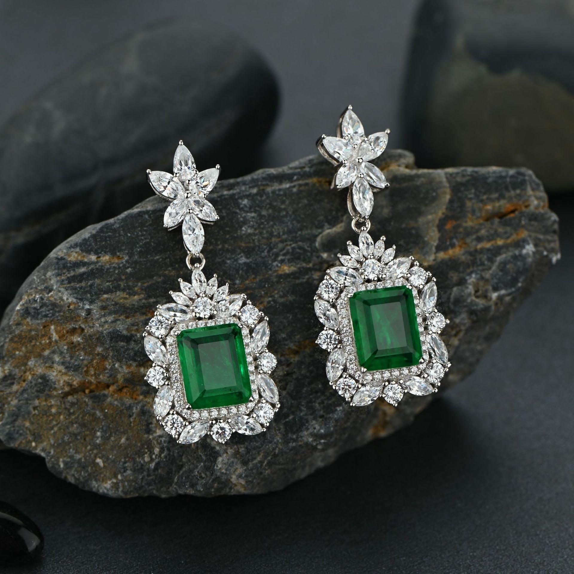 أقراط الماس الزمردEarringsمجوهرات ميون