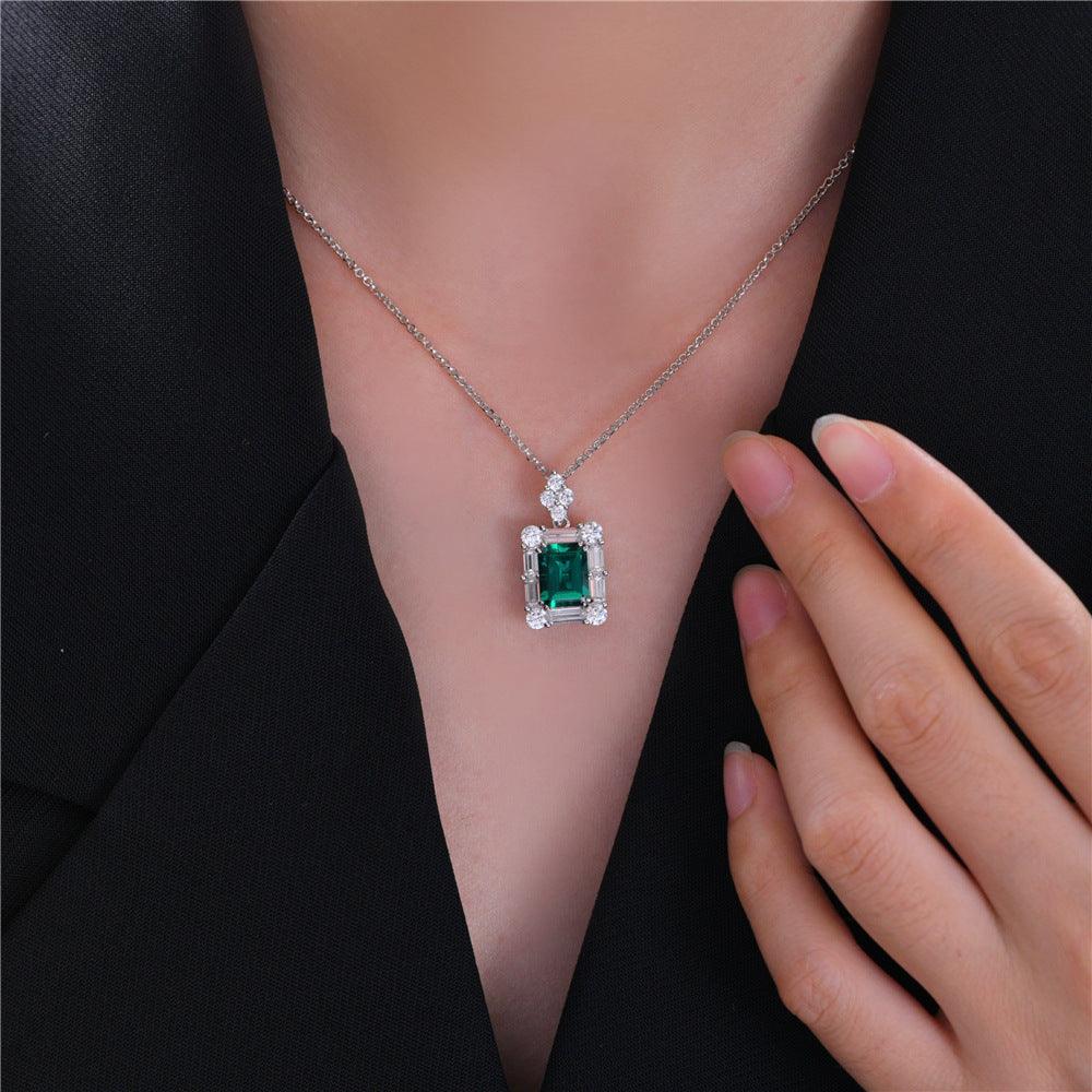 قلادة الزمردNecklacesمجوهرات ميون