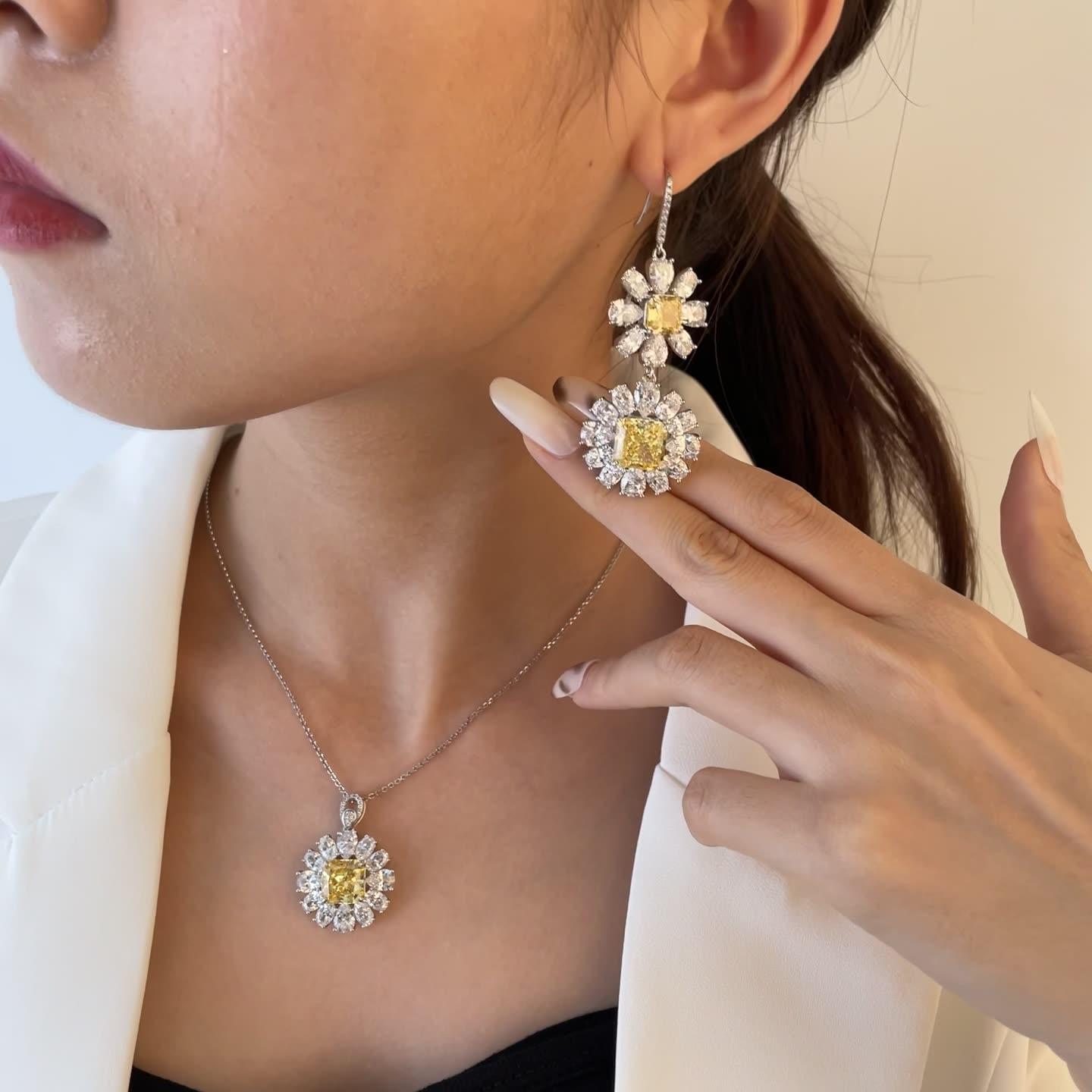 أقراط ألماس على شكل زهرة جليديةEarringsمجوهرات ميون