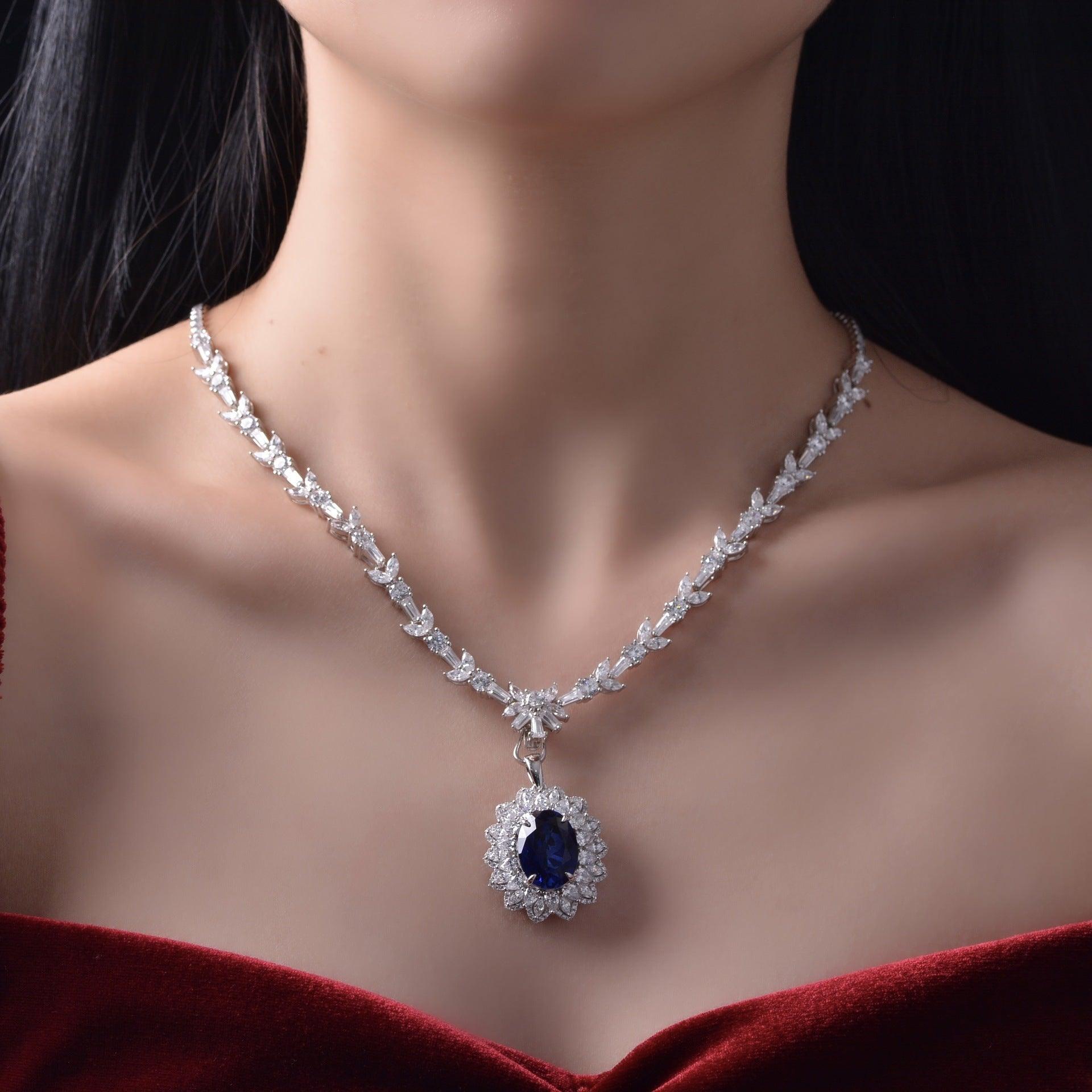 قلادة بحجر بيضاويNecklacesمجوهرات ميون