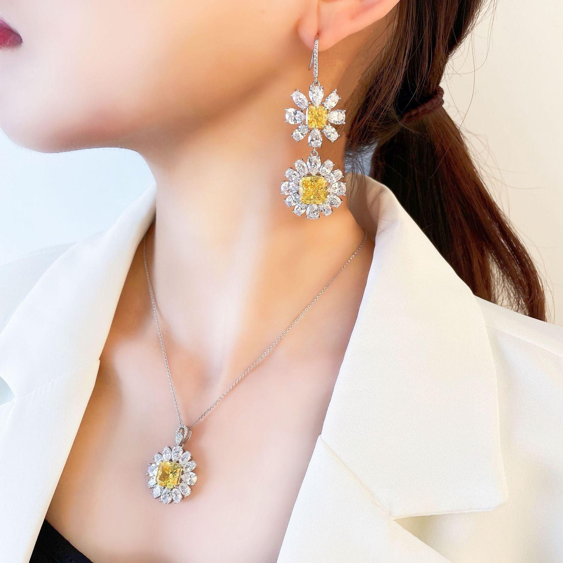 أقراط ألماس على شكل زهرة جليديةEarringsمجوهرات ميون